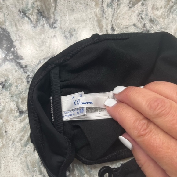 Forever 21 size XXL black strapless bathing suit top - Picture 3 of 4